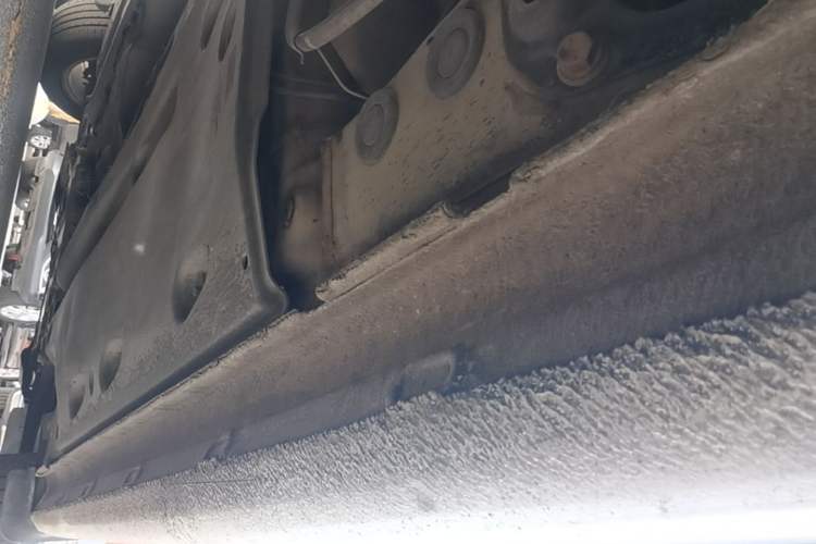 Used Volkswagen Sagitar 2016 230TSI 25th Anniversary Edition Left Side Sill