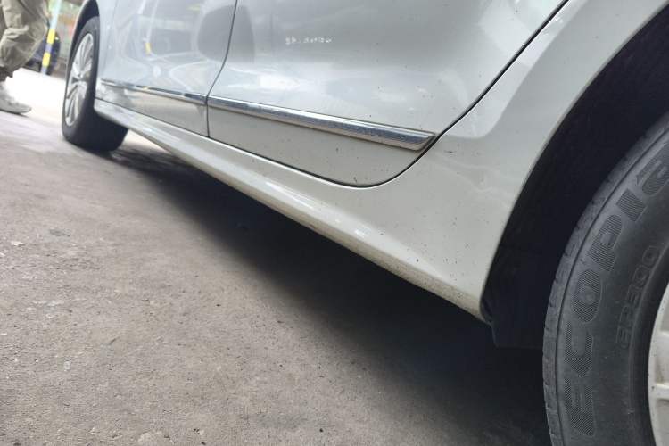 Used Volkswagen Sagitar 2016 230TSI 25th Anniversary Edition Left Side Sill