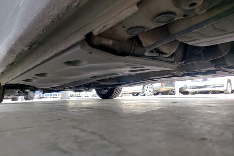 Used Volkswagen Sagitar 2016 230TSI 25th Anniversary Edition Left Side Sill