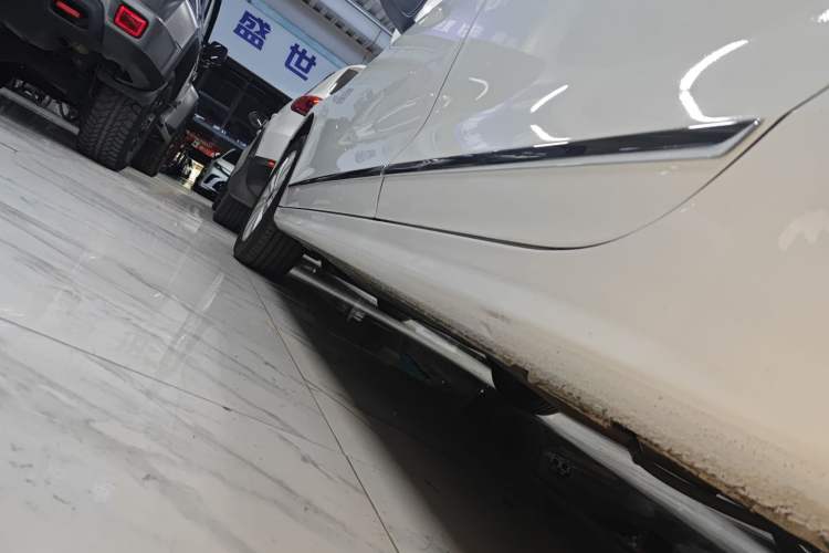 Used Volkswagen Sagitar 2016 230TSI 25th Anniversary Edition Left Side Sill