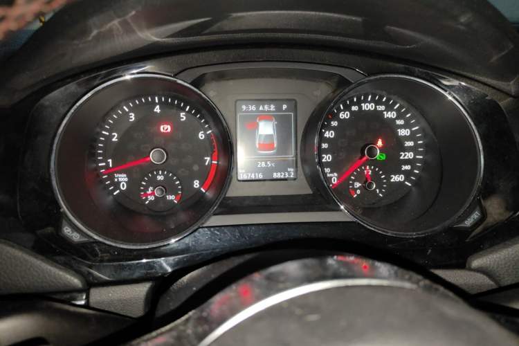 Used Volkswagen Sagitar 2016 2.0 TSI GLI Odometer Close Up