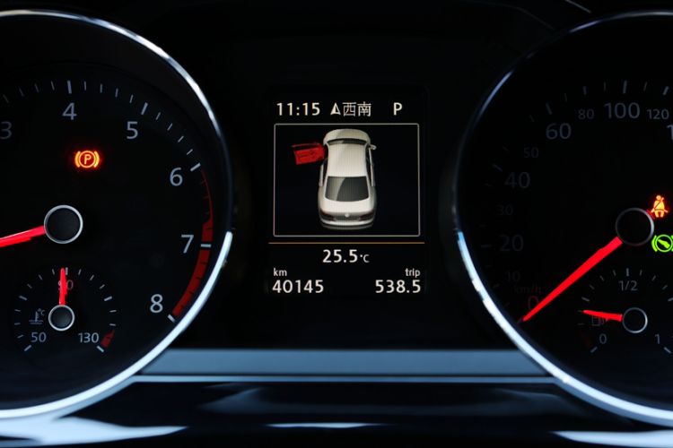 Used Volkswagen Sagitar 2016 2.0 TSI GLI Odometer Close Up