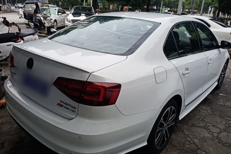 Used Volkswagen Sagitar 2016 280TSI Automatic R-Line Rear Right 45 Deg