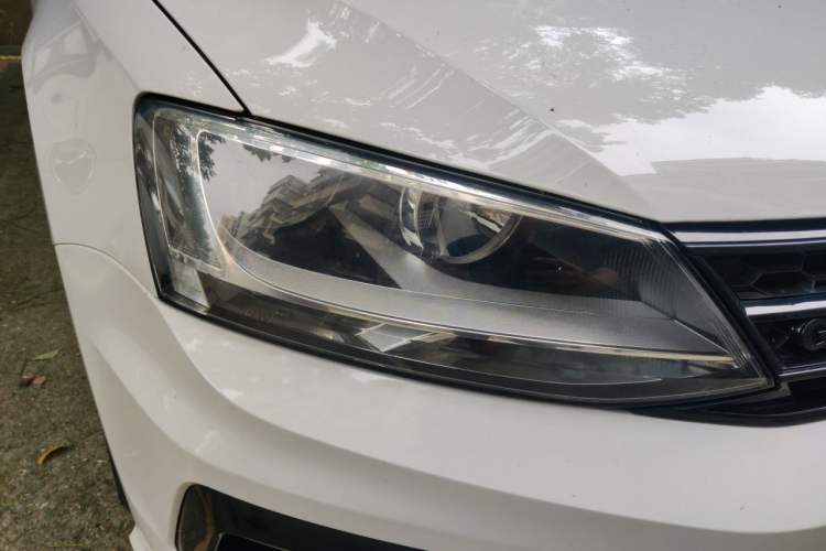 Used Volkswagen Sagitar 2016 280TSI Automatic R-Line Right Front Headlight