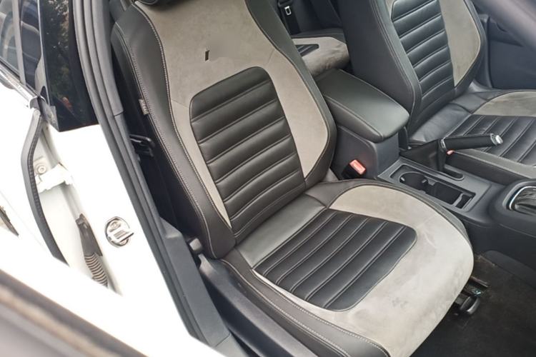 Used Volkswagen Sagitar 2016 280TSI Automatic R-Line Right Front Seat