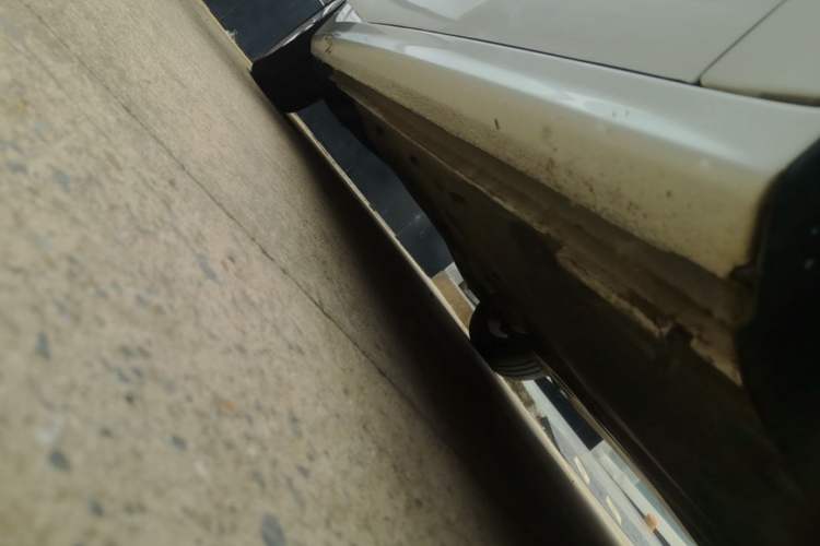 Used Volkswagen Sagitar 2016 230TSI 25th Anniversary Edition Right Side Sill