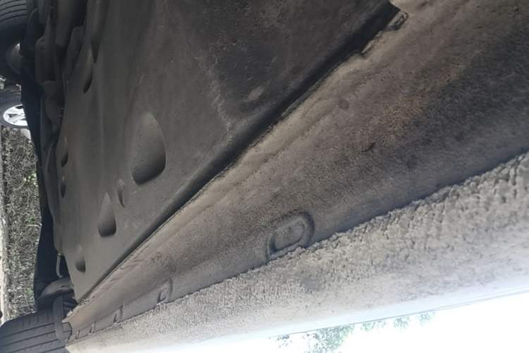 Used Volkswagen Sagitar 2016 230TSI 25th Anniversary Edition Right Side Sill