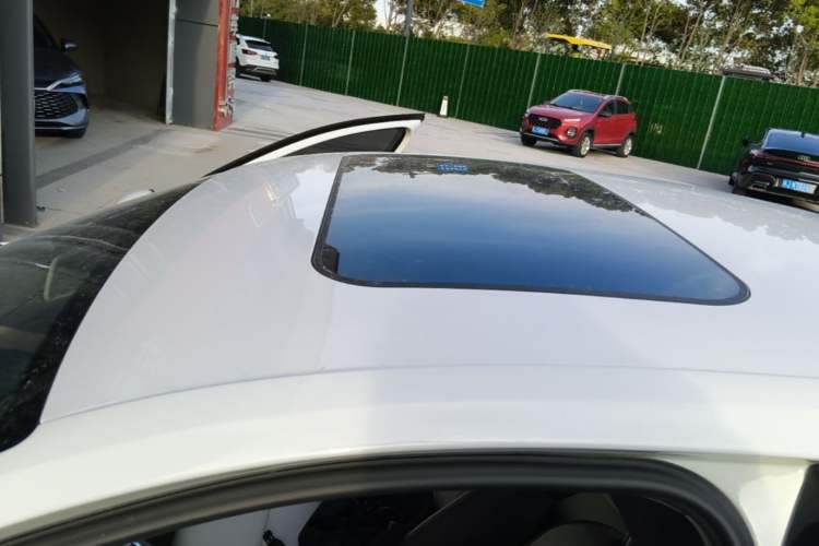 Used Volkswagen Sagitar 2016 230TSI 25th Anniversary Edition Roof