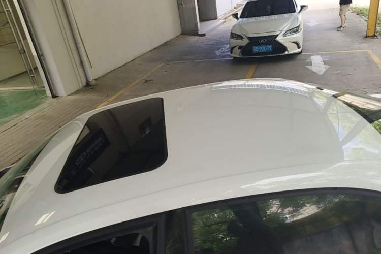 Used Volkswagen Sagitar 2016 230TSI 25th Anniversary Edition Roof