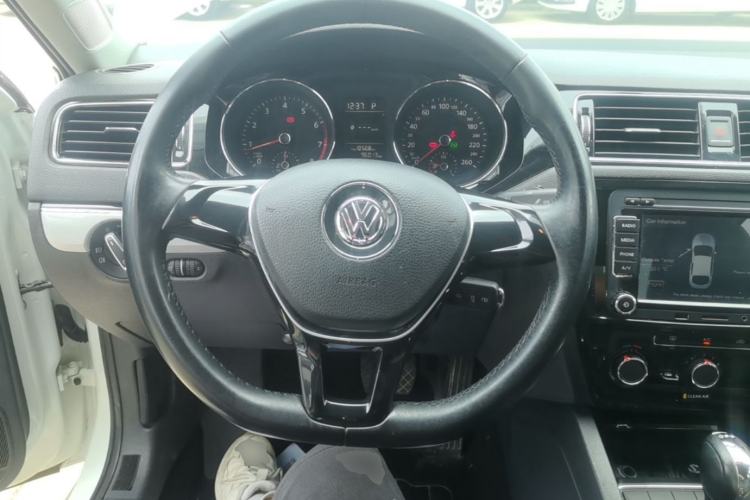 Used Volkswagen Sagitar 2016 230TSI 25th Anniversary Edition Steering Wheel