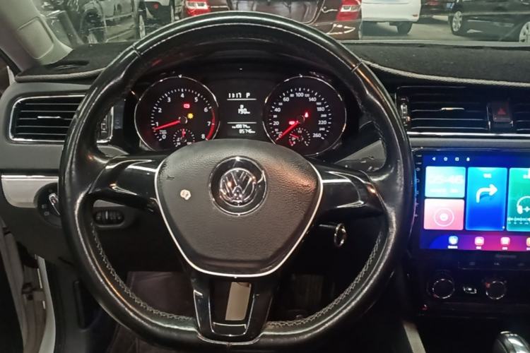 Used Volkswagen Sagitar 2016 230TSI 25th Anniversary Edition Steering Wheel