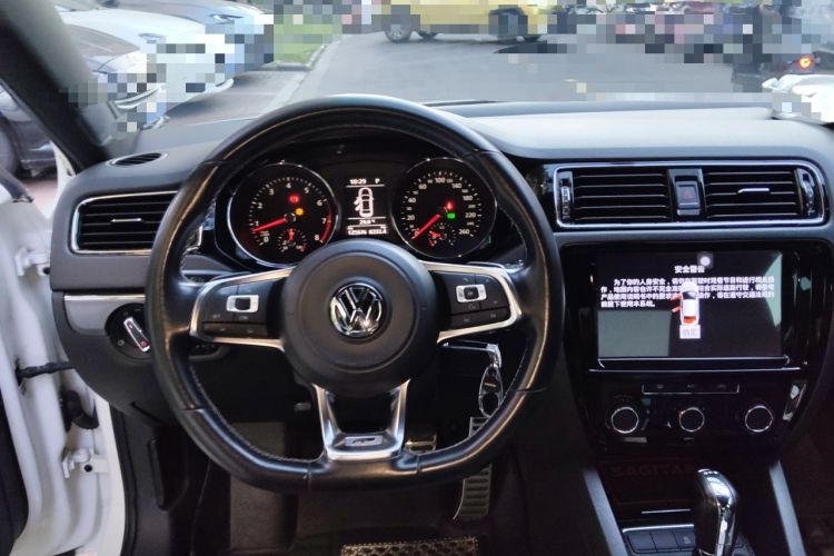 Used Volkswagen Sagitar 2016 280TSI Automatic R-Line Steering Wheel