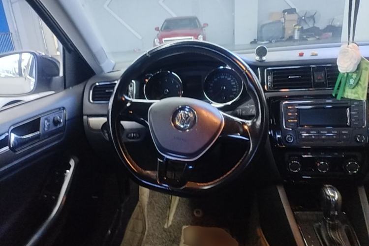 Used Volkswagen Sagitar 2016 230TSI 25th Anniversary Edition Steering Wheel