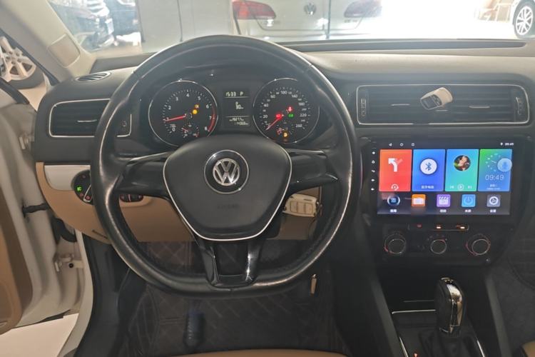 Used Volkswagen Sagitar 2016 230TSI 25th Anniversary Edition Steering Wheel