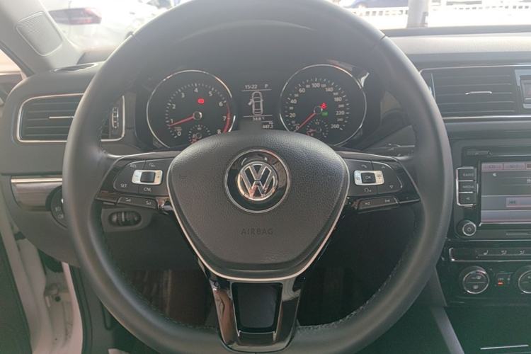Used Volkswagen Sagitar 2016 230TSI 25th Anniversary Edition Steering Wheel