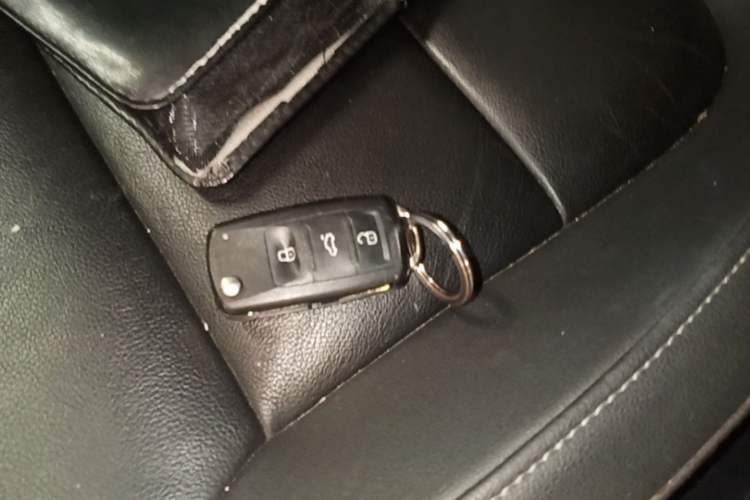 Used Volkswagen Sagitar 2016 230TSI 25th Anniversary Edition Vehicle Key