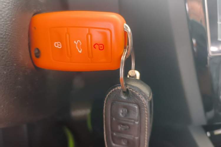 Used Volkswagen Sagitar 2016 230TSI 25th Anniversary Edition Vehicle Key