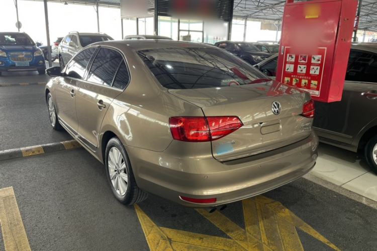 Used Volkswagen Sagitar 2016 230TSI 25th Anniversary Edition Exterior 4