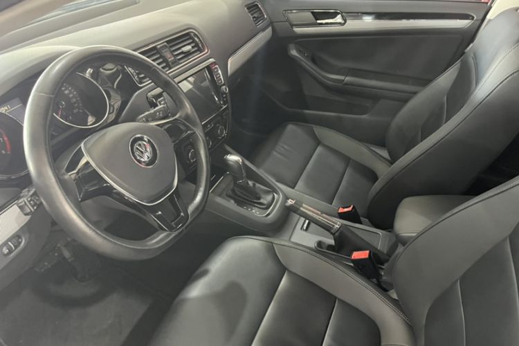 Used Volkswagen Sagitar 2016 230TSI 25th Anniversary Edition Interior 2