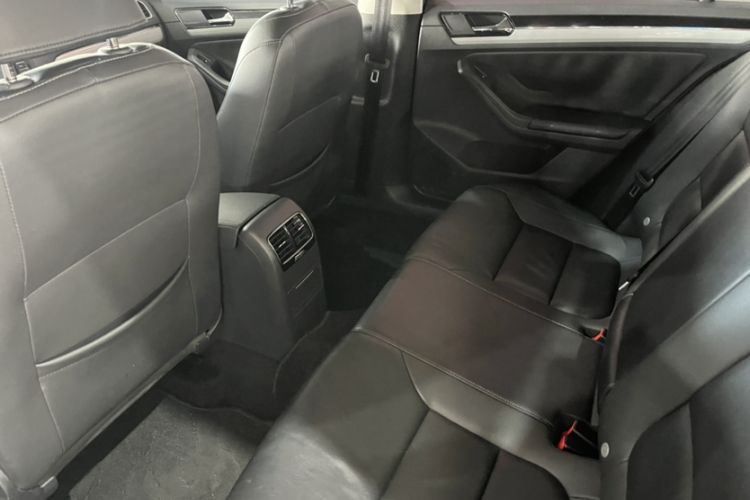 Used Volkswagen Sagitar 2016 230TSI 25th Anniversary Edition Interior 3