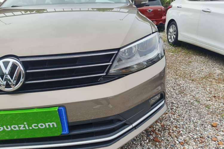 Used Volkswagen Sagitar 2016 230TSI 25th Anniversary Edition Left Front Headlight