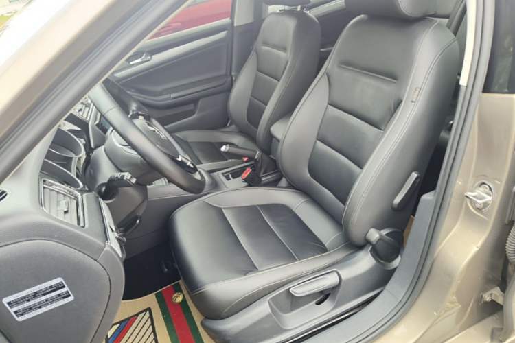 Used Volkswagen Sagitar 2016 230TSI 25th Anniversary Edition Left Front Seat
