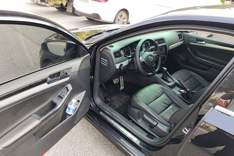 Used Volkswagen Sagitar 2017 1.6L Automatic Comfort Model Driver Seat