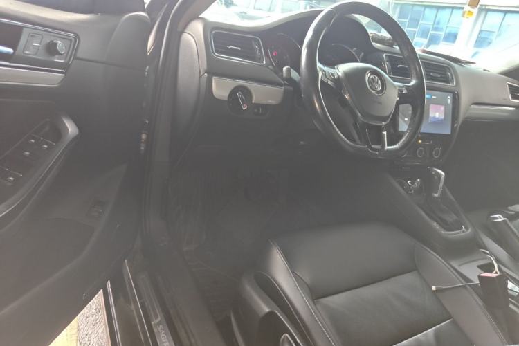 Used Volkswagen Sagitar 2017 1.6L Automatic Comfort Model Driver Seat