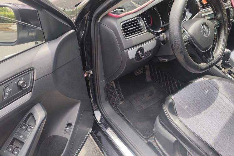 Used Volkswagen Sagitar 2017 1.6L Automatic Comfort Model Driver Seat
