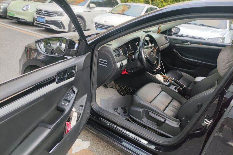 Used Volkswagen Sagitar 2017 1.6L Automatic Comfort Model Driver Seat