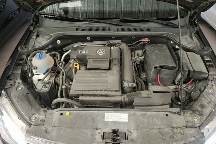 Used Volkswagen Sagitar 2017 180TSI Automatic Luxury Edition Engine Bay