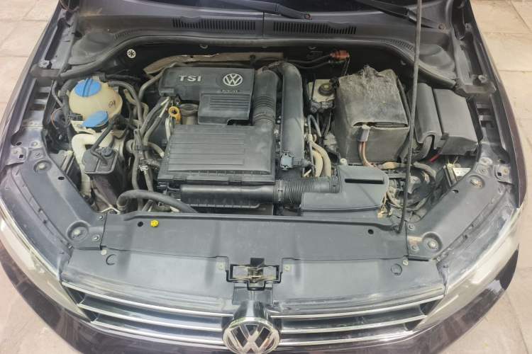 Used Volkswagen Sagitar 2017 230TSI Automatic Luxury Edition Engine Bay