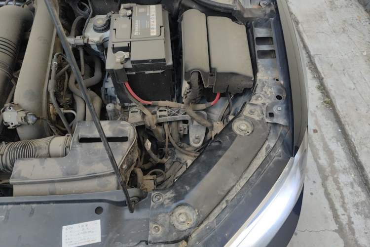 Used Volkswagen Sagitar 2017 230TSI Automatic Comfort Version Engine Bay Left