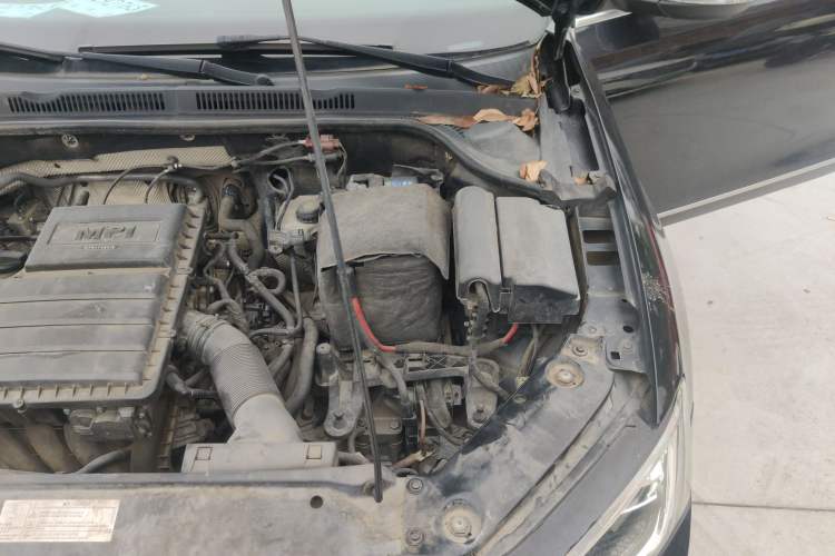 Used Volkswagen Sagitar 2017 1.6L Automatic Comfort Model Engine Bay Left