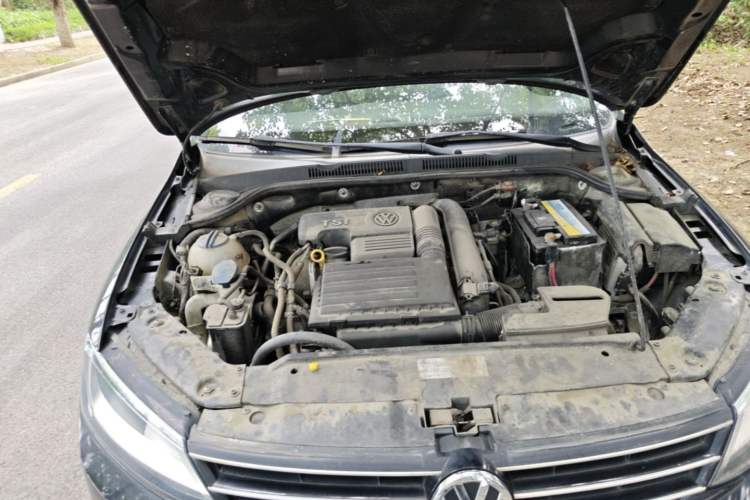 Used Volkswagen Sagitar 2017 230TSI Automatic Comfort Version Engine Bay Right