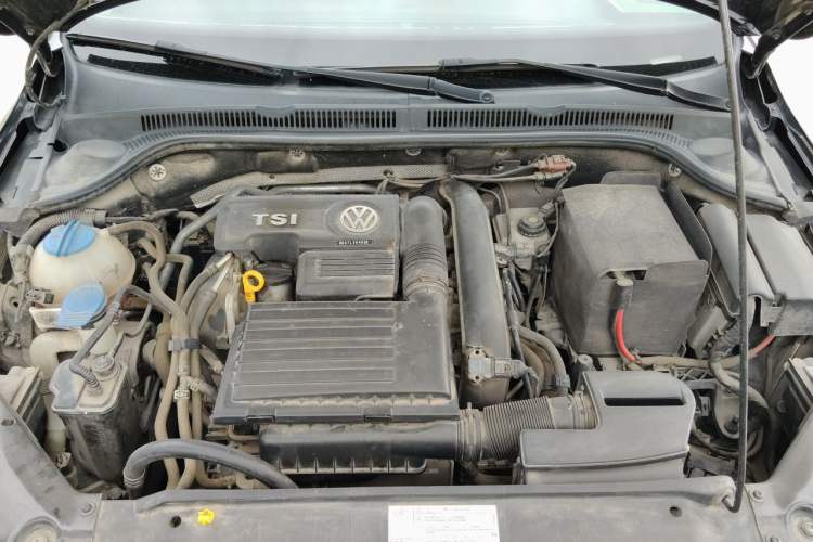 Used Volkswagen Sagitar 2017 230TSI Automatic Luxury Edition Engine Bay