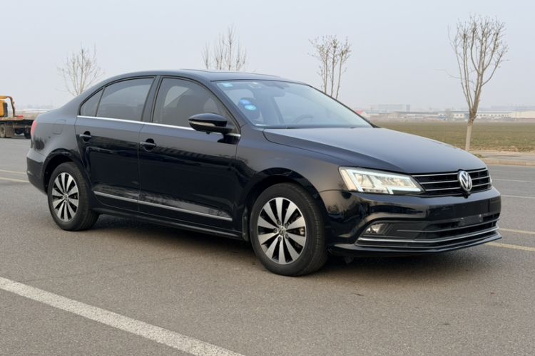 Used Volkswagen Sagitar 2017 180TSI Automatic Luxury Edition Exterior 1