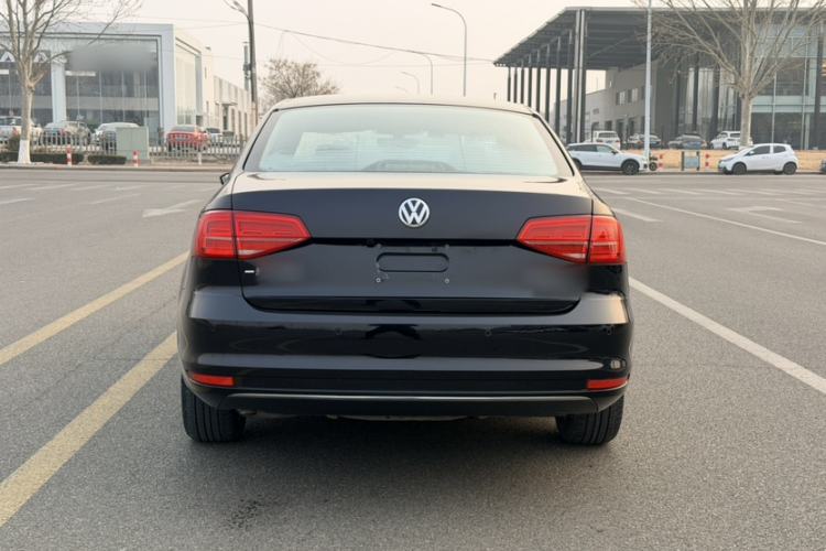 Used Volkswagen Sagitar 2017 180TSI Automatic Luxury Edition Exterior 2