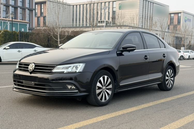 Used Volkswagen Sagitar 2017 180TSI Automatic Luxury Edition Exterior 4
