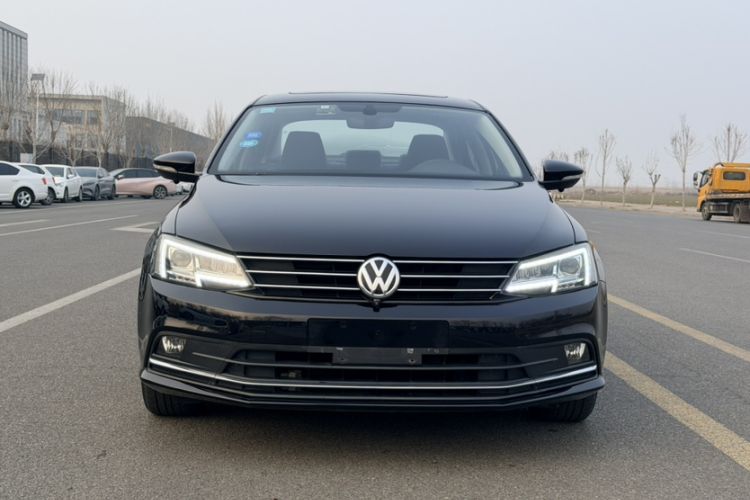 Used Volkswagen Sagitar 2017 180TSI Automatic Luxury Edition Exterior 5
