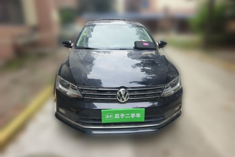 Used Volkswagen Sagitar 2017 1.6L Manual Comfort Model Front