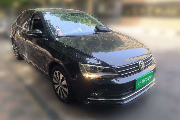 Used Volkswagen Sagitar 2017 1.6L Manual Comfort Model Front Right 45 Deg