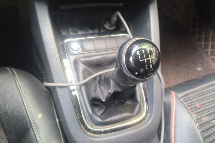 Used Volkswagen Sagitar 2017 1.6L Manual Comfort Model Gear Lever