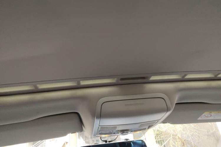 Used Volkswagen Sagitar 2017 1.6L Automatic Comfort Model Headliner