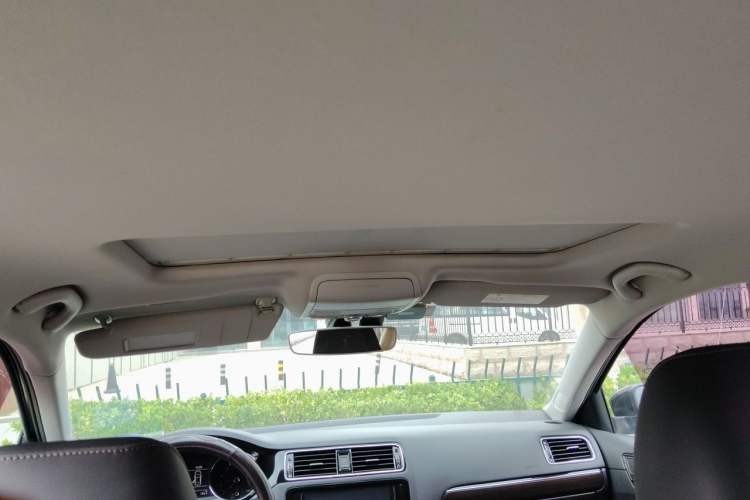 Used Volkswagen Sagitar 2017 230TSI Automatic Luxury Edition Headliner
