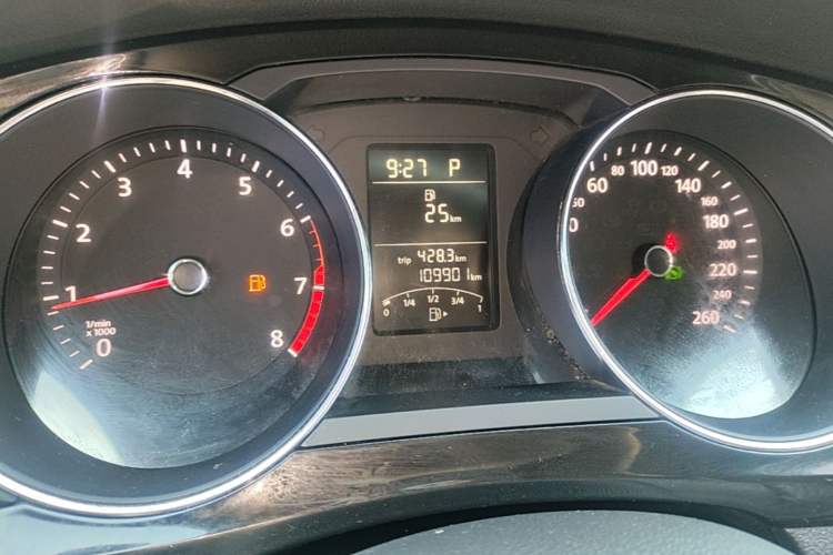 Used Volkswagen Sagitar 2017 1.6L Automatic Comfort Model Instrument Cluster