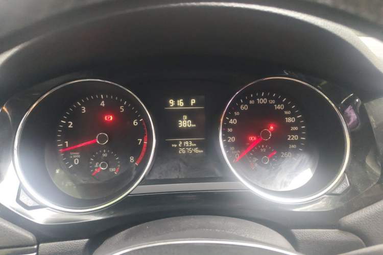 Used Volkswagen Sagitar 2017 230TSI Automatic Comfort Version Instrument Cluster