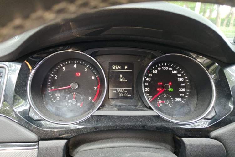 Used Volkswagen Sagitar 2017 230TSI Automatic Comfort Version Instrument Cluster