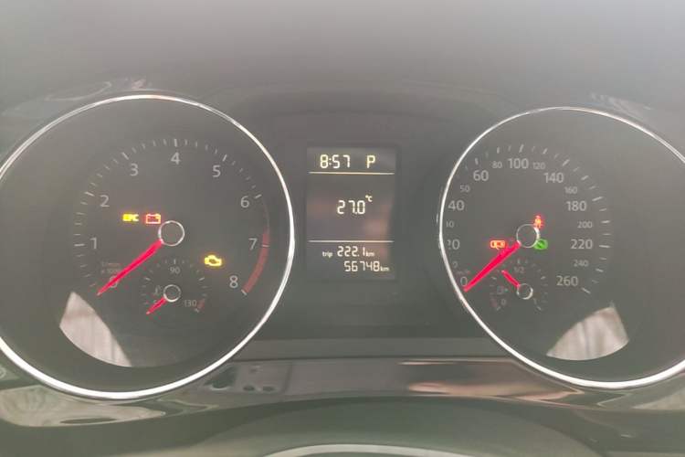 Used Volkswagen Sagitar 2017 230TSI Automatic Comfort Version Instrument Cluster