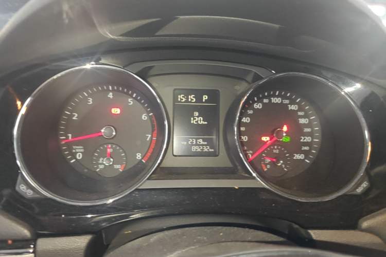 Used Volkswagen Sagitar 2017 230TSI Automatic Comfort Version Instrument Cluster